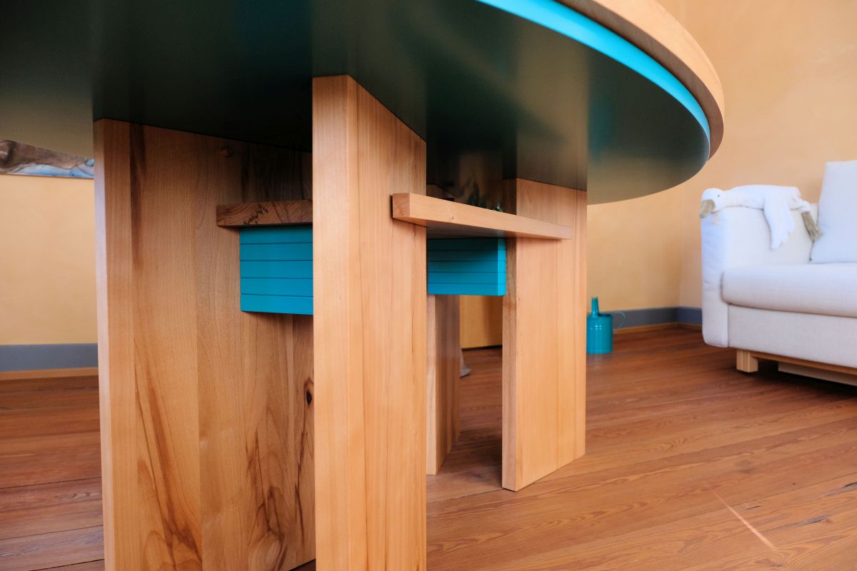 FAVORIT Tisch aus Kernbuche