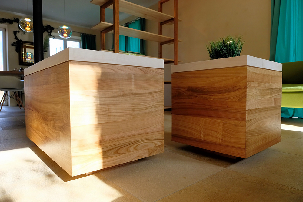 T.! Tisch mit Tablett – Ansicht 2