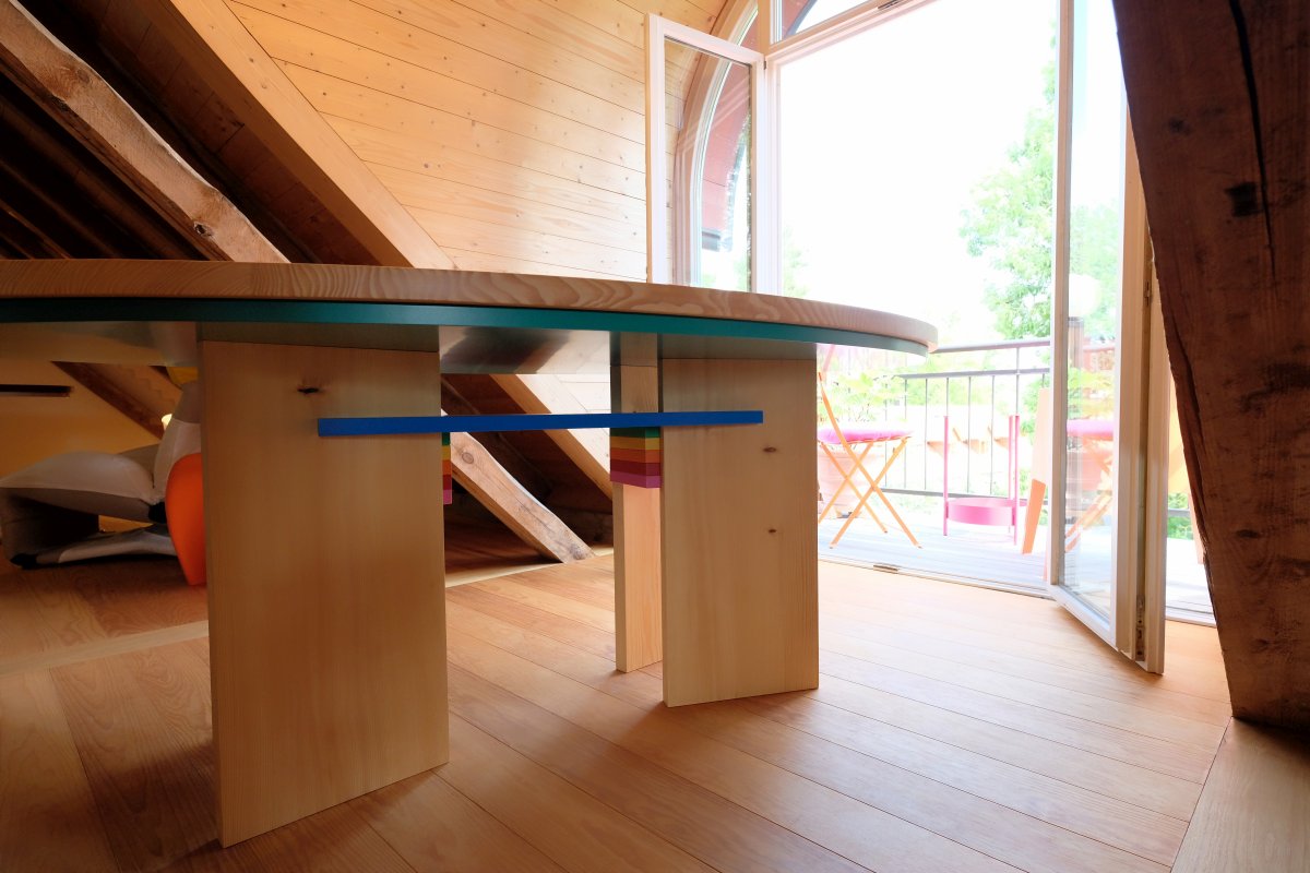 FAVORIT Tisch – Raumansicht